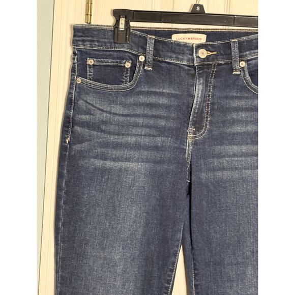 Lucky Brand Dark Wash Roughed Cuffed Sweet Mid Rise Crop, 12/31 - Picture 2 of 9
